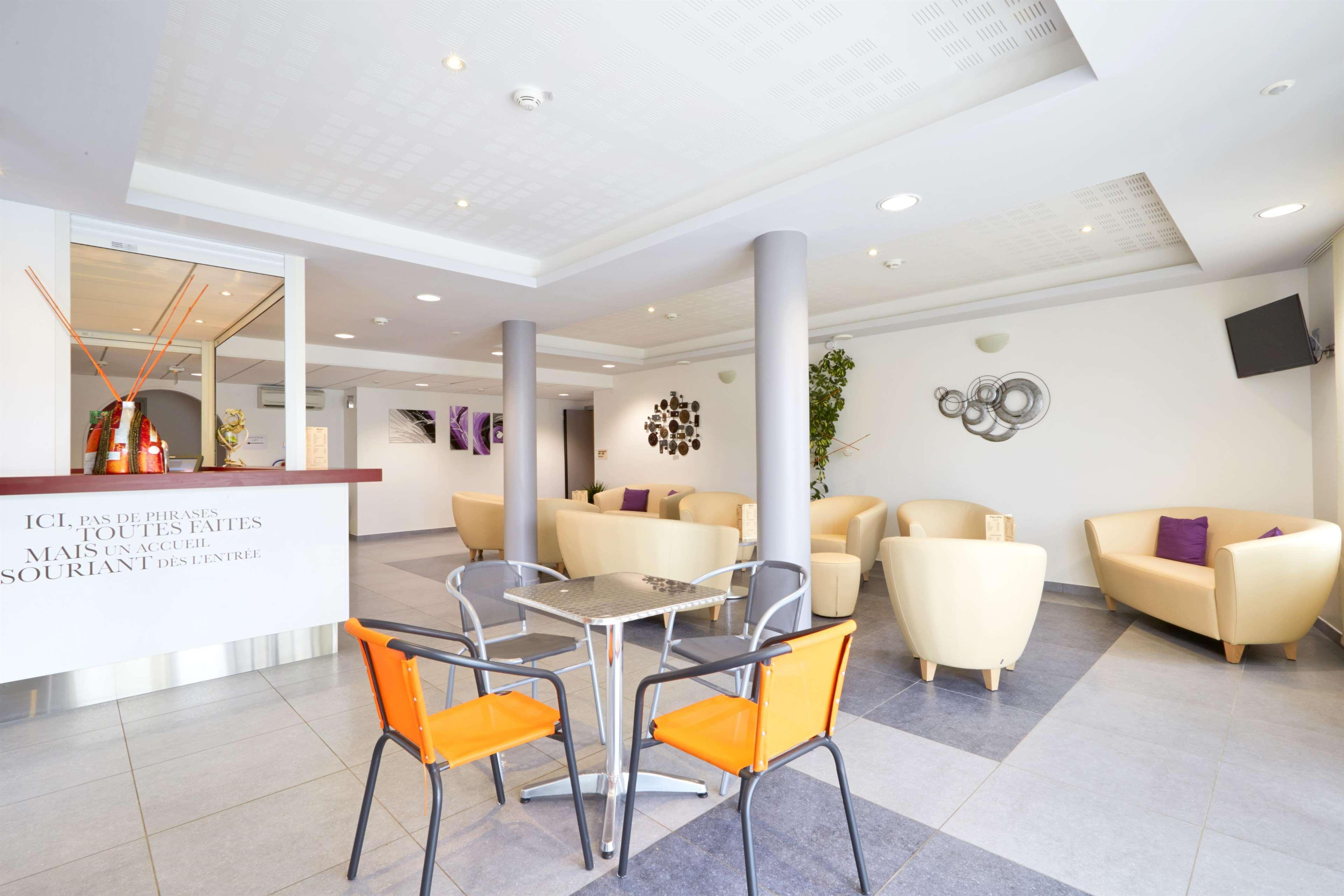 Kyriad Saint Chely D'Apcher - Aire De La Lozere Albaret-Sainte-Marie Exterior photo